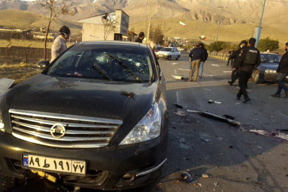 모센 파크리자데가 참혹하게 암살 당한 이란 수도 테헤란 근처 아브사르드의 테러 현장 모습. 파르스 통신 AP 연합뉴스 