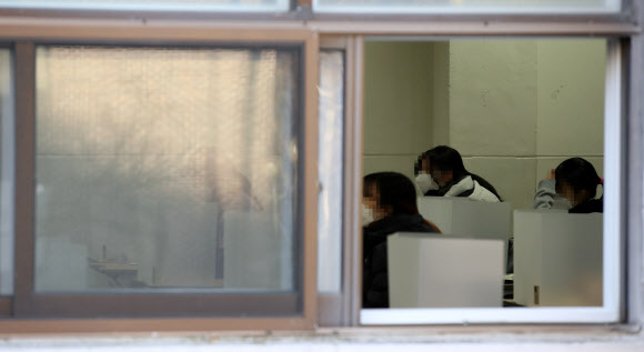 코로나19 속 논술 고사