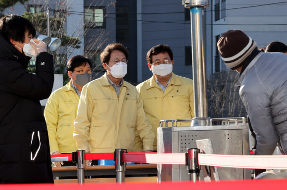 수능 감독관 코로나 검사소 방문한 조희연 교육감