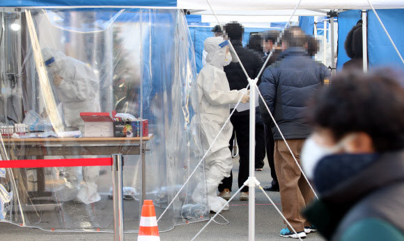 다시 분주해진 선별진료소