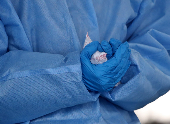 핫팩으로 잠시 달래보는 추위