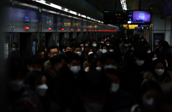 코로나19 대유행 속에서