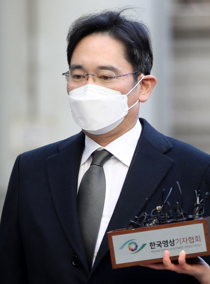 ‘국정농단 파기환송심’ 재판 출석하는 이재용