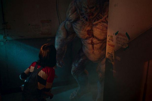 ‘스위트홈’에 등장하는 근육 괴물은 특수 분장과 CG의 합작품이다. 넷플릭스 제공