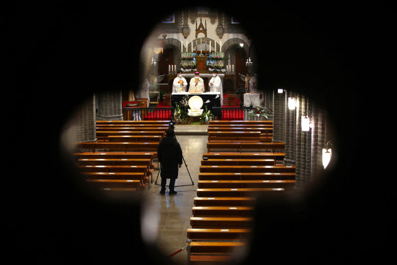 ‘거리두기 성탄절’