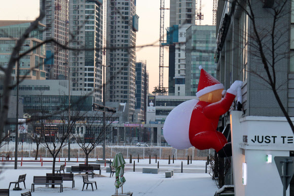 새벽에 찾아온 산타