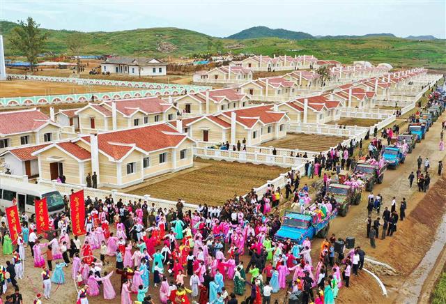 노동신문 “올해는 세상 사람들 놀래킨 잊을 수 없는 한 해”