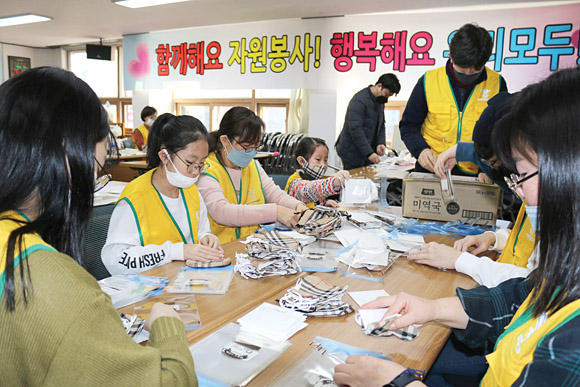 마스크 의병 한국중앙자원봉사센터 제공