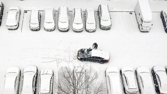 눈 덮인 주차장