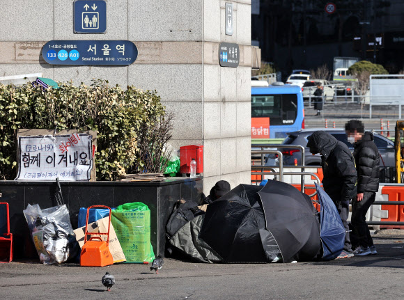 서울역광장 노숙인 관련 누적 확진자 39명