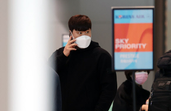 2021시즌 준비 위해 출국하는 류현진