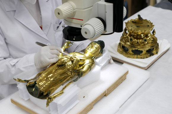 5년 만에 금빛 드러낸 ‘금동보살입상’