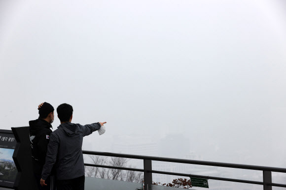 보이지 않는 곳을 향한 손짓