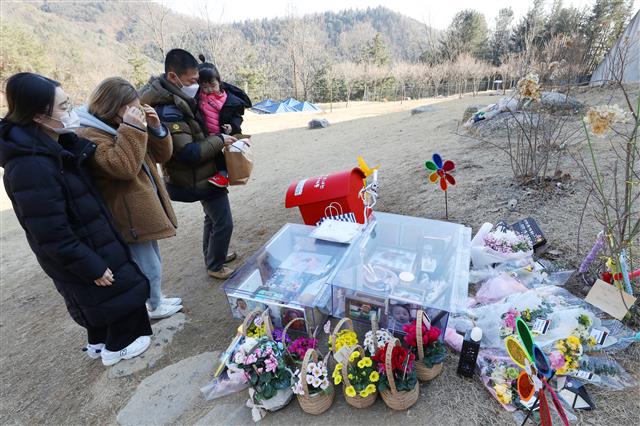 설 앞두고 정인이 추모 나선 시민들