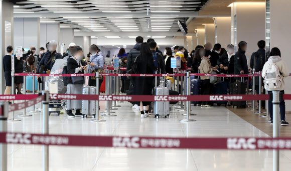 설 앞두고 붐비는 김포공항