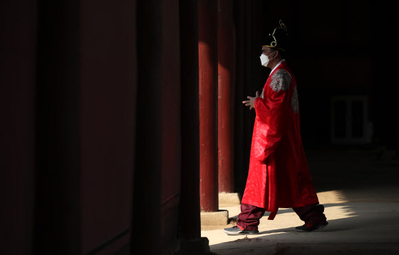 임금님 기분 느껴보는 외국인