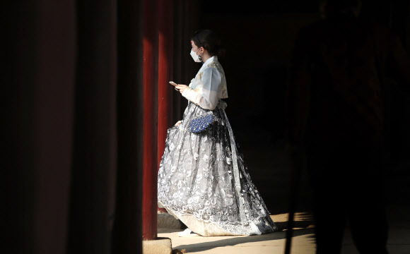 추운 겨울 지나 따스한 봄날을 향해