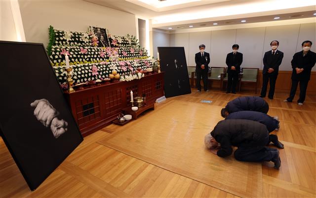 고(故) 백기완 통일문제연구소장 빈소 찾은 조문객들