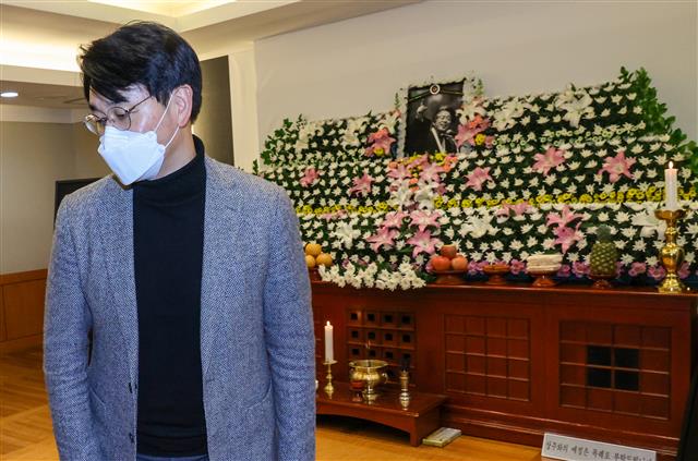 고 백기완 소장 빈소 조문 마친 박용진 의원