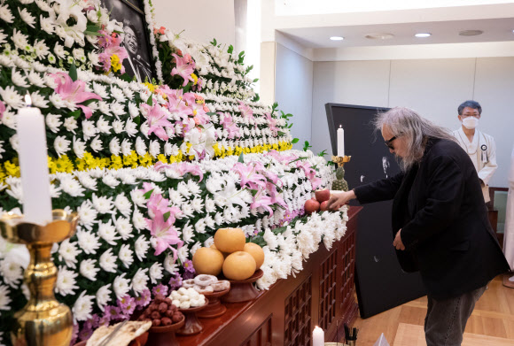 전인권, 고 백기완 선생 조문