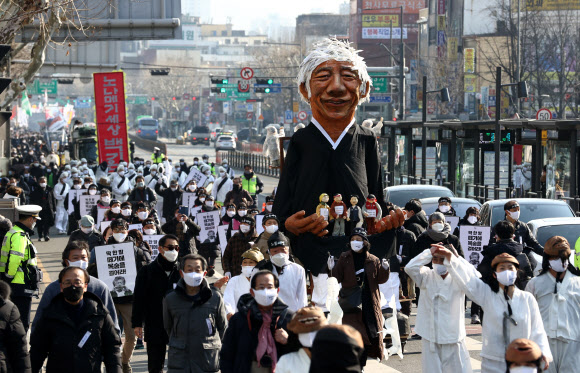고 백기완 선생 운구행렬