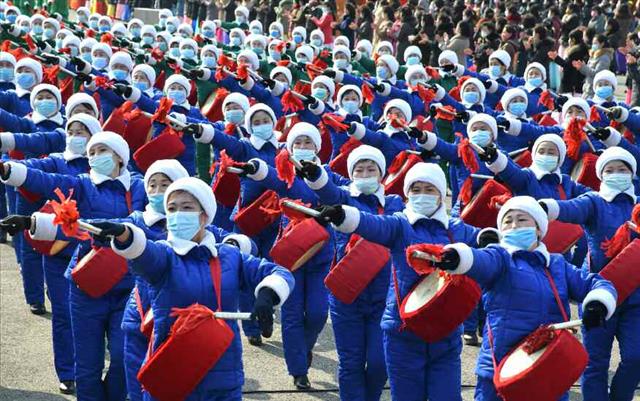 북한 여성 근로자 궐기대회서 진행된 선전선동 활동