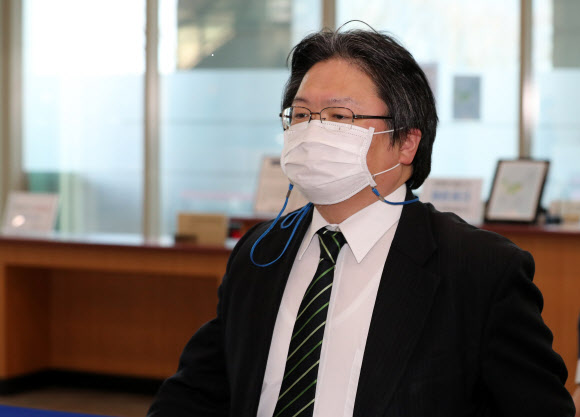 다케시마 행사를 강행한 것과 관련 초치 된 소마 주한 일본 총괄공사가 22일 외교부 청사에 들어서고 있다. 2021.2.22  연합뉴스