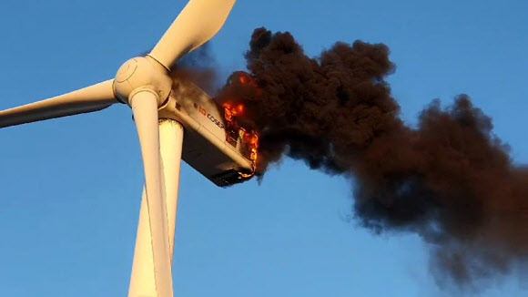 인천 영흥화력발전소 풍력발전기서 불