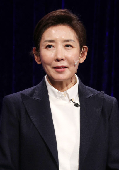 3차 맞수토론 발언하는 나경원