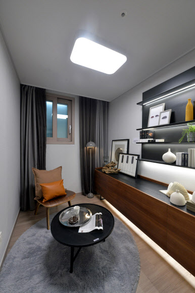 24일 오전 개관을 하루 앞두고 공개된 경기도 수원시 영통구 GH 기본주택 홍보관 모습.  경기도는 25일 ‘경기도 기본주택 콘퍼런스’를 개최한다. 2021.2.24  연합뉴스