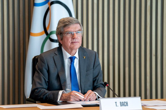 로잔에서 열린 IOC 집행위원회 회의에 참석한 토마스 바흐 IOC 위원장