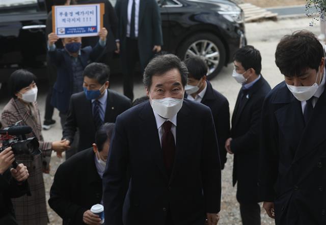 가덕도 찾은 이낙연 대표