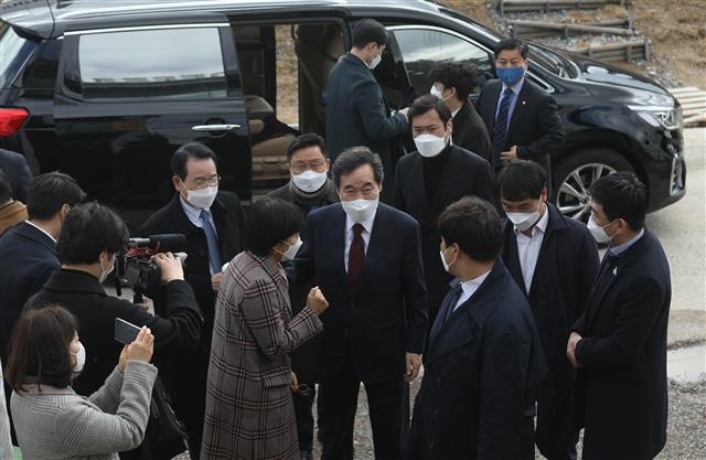 부산 가덕도 찾은 이낙연