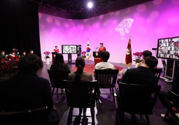 입학식사 하는 정진택 고대 총장