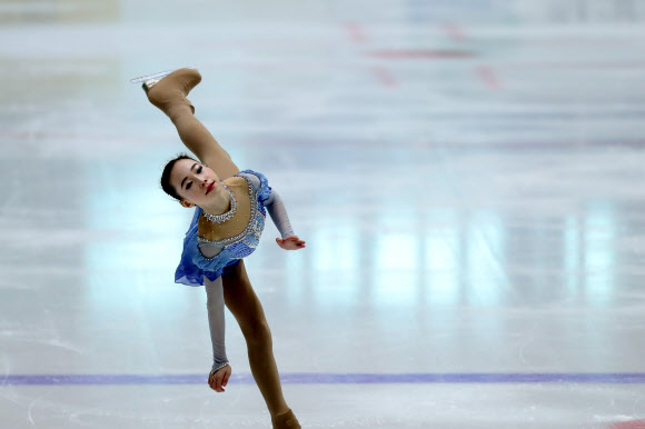 12일 의정부실내빙상장에서 열린 KB금융 전국남녀 피겨스케이팅 회장배 랭킹대회 여자 주니어 쇼트 프로그램에서 서울외국인학교 심달라오가 연기를 펼치고 있다. 2021.3.12  연합뉴스
