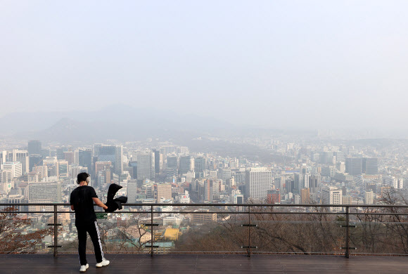‘포근한 날씨 속 미세먼지 나쁨’