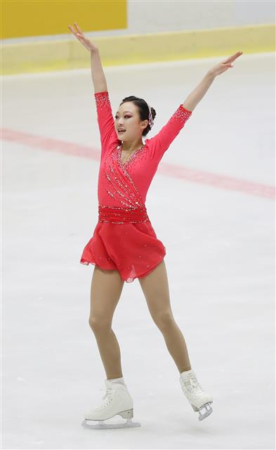 14일 의정부 실내빙상장에서 열린 2020-2021 KB금융 전국남녀 피겨스케이팅 회장배 랭킹대회에서 황채빈(인천옥련중)이 연기를 펼치고 있다.  이번 대회는 새 시즌 피겨스케이팅 국가대표 최종 선발전으로, 지난달 KB금융 코리아 피겨스케이팅 챔피언십 2021 성적을 합산해 태극마크의 주인을 가린다.  2021.3.14 뉴스1