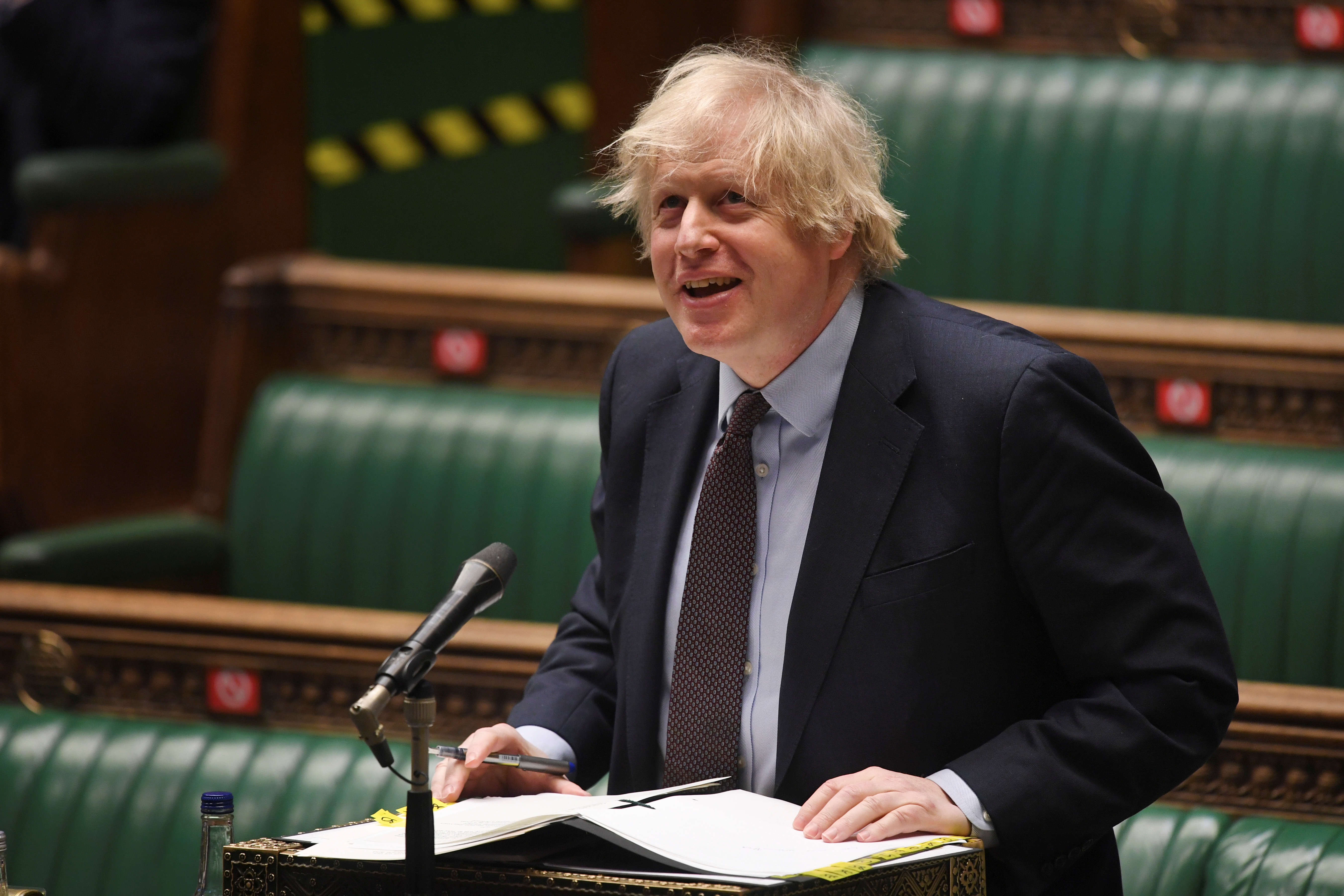 보리스 존슨 영국 총리가 16일(현지시간) 의회에서 외교·안보 정책보고서를 설명하고 있다. 런던 로이터 연합뉴스