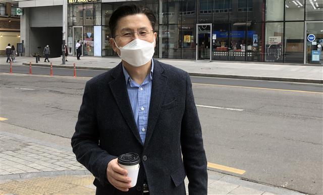 산책하는 황교안 전 대표