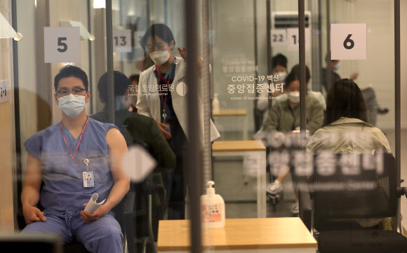 2차 접종 후 이상 유무 관찰