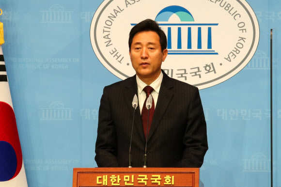 서울시장 보궐선거 야권 단일 후보로 선출된 국민의힘 오세훈 후보가 23일 국회 소통관에서 기자회견을 하고 있다. 2021.3.23  김명국 선임기자 daunso@seoul.co.kr