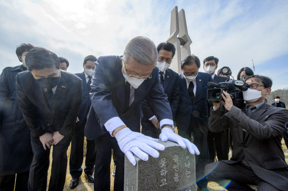 김종인, 5·18 민주묘지 참배 