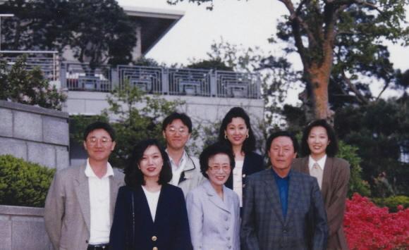 1990년 신춘호 회장 가족사진.