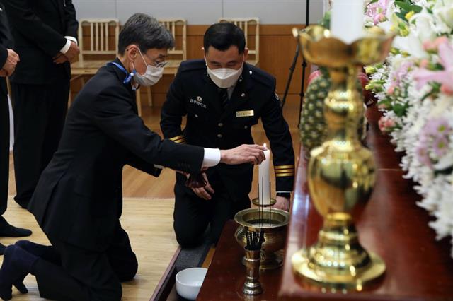 故 신춘호 회장 빈소 지키는 장남 신동원 부회장