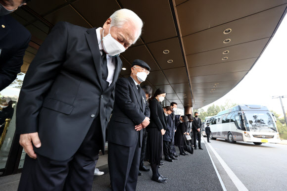 고 신춘호 회장을 떠나 보내며