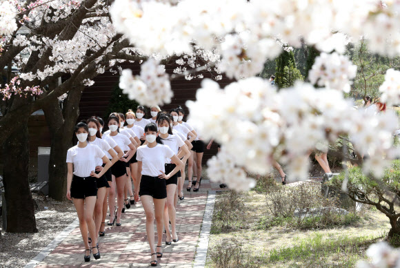 봄기운 느끼며 워킹