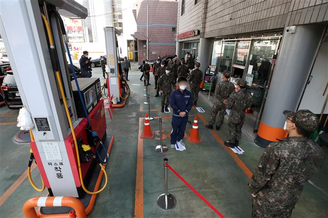 주유소에 마련된 사전투표소