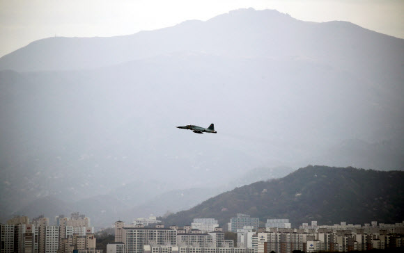 광주 상공 나는 제1전투비행단 비행기