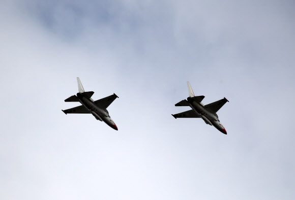 광주 상공 나는 제1전투비행단 훈련기