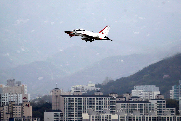 광주 상공 나는 제1전투비행단 훈련기